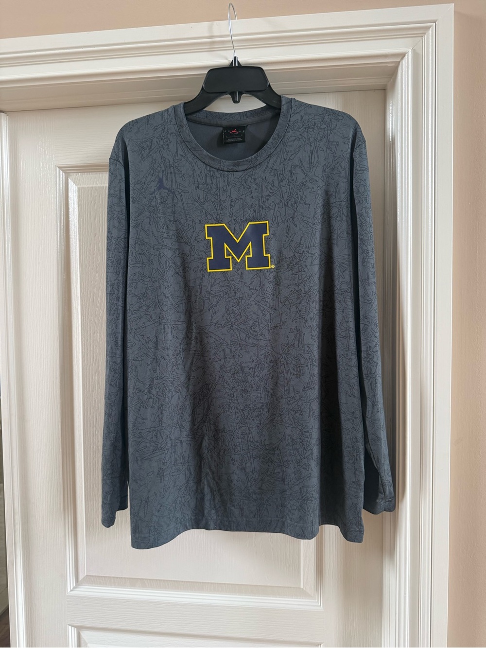 Men’s Jordan Michigan Wolverines Shirt Mens Large Long Sleeve